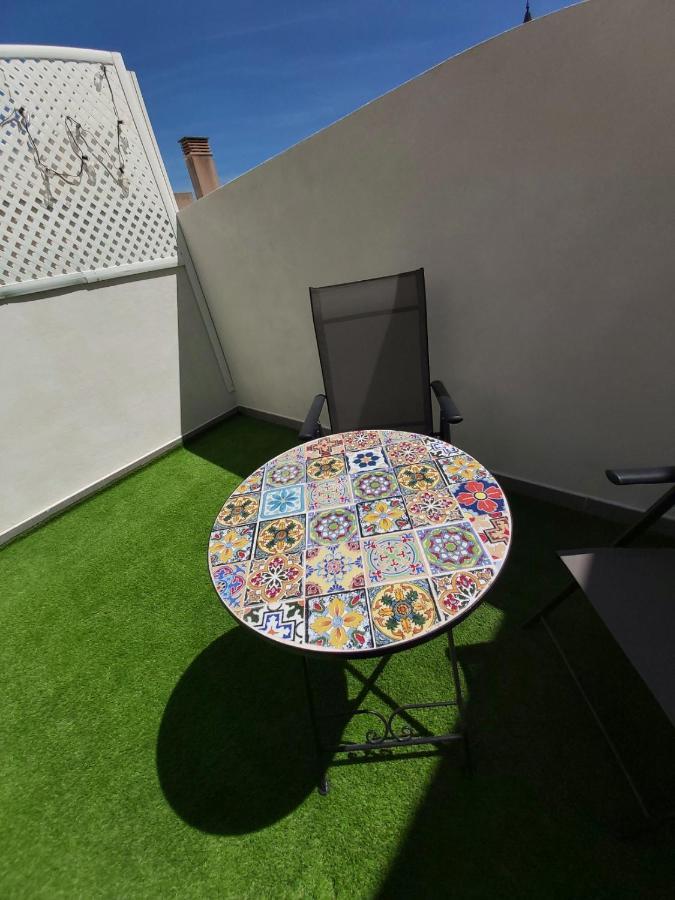 Apartament To Be In